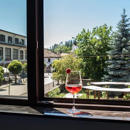 Otel Enika 3*